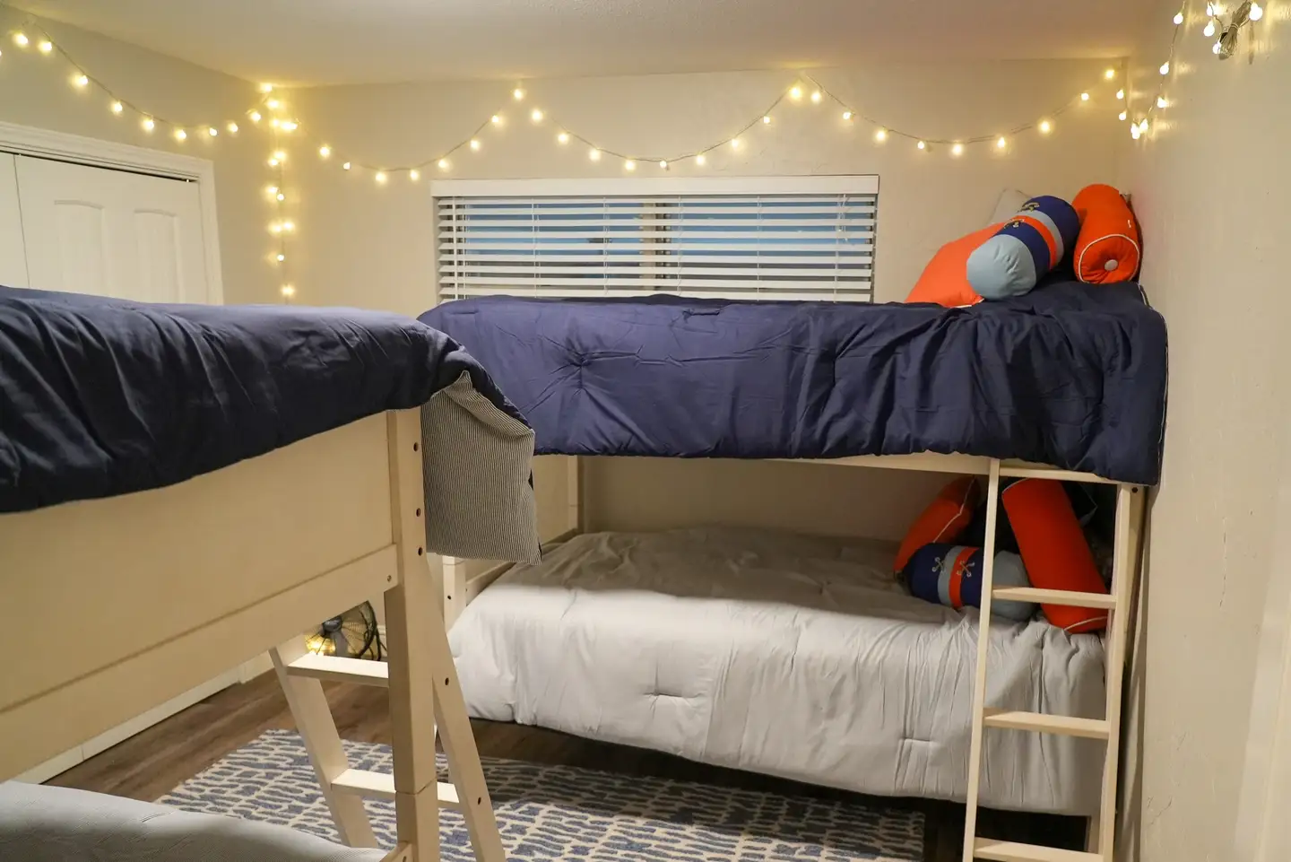 Kids bunk room