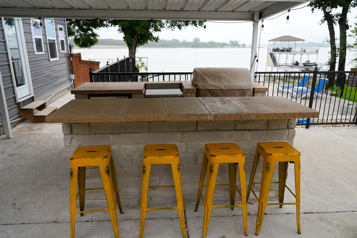 Outdoor patio kitchen